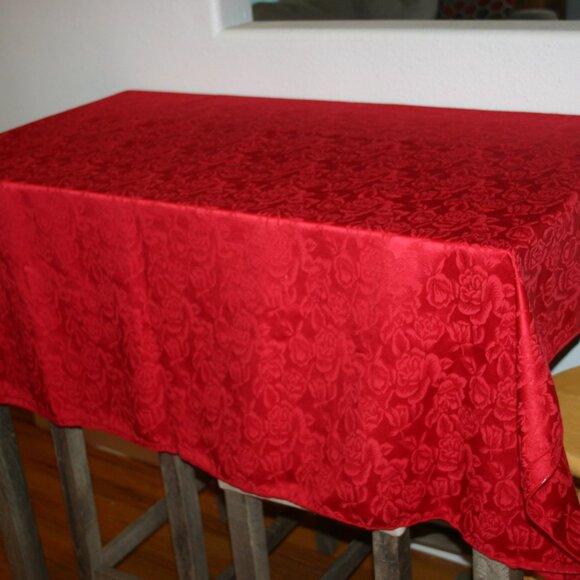 Holiday Red Rose Embossed Large 76" x 56" Table Cloth B-237 - Picture 2 of 5